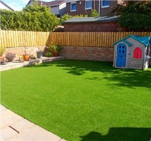 बच्चों के खेल क्षेत्र के लिए कृत्रिम घास